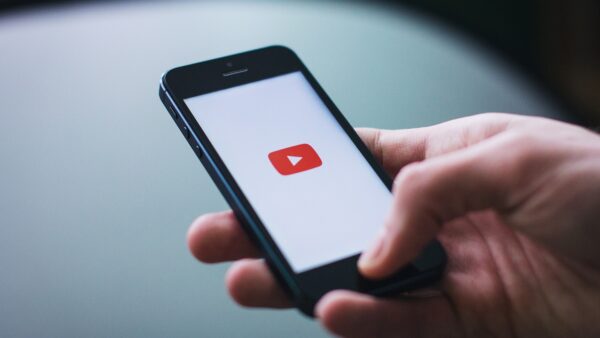 AI副業でYouTubeは初心者でも稼げる？おすすめな理由と収益化までのステップを紹介